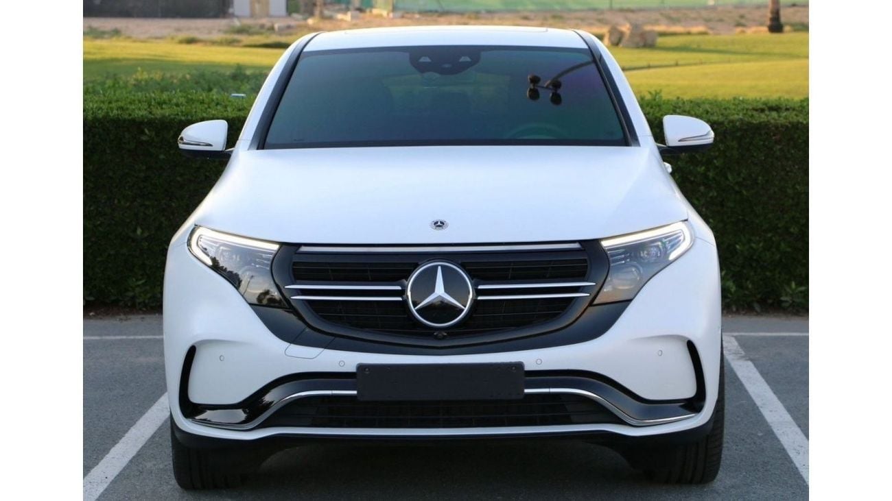 مرسيدس بنز EQC 400 مرسيدس بنز اي ام جى EQ400 M4 خليجي 2023 تشييكات وكاله تحت الضمان بحاله ممتازه كونتركت سيرفس مجانا ل