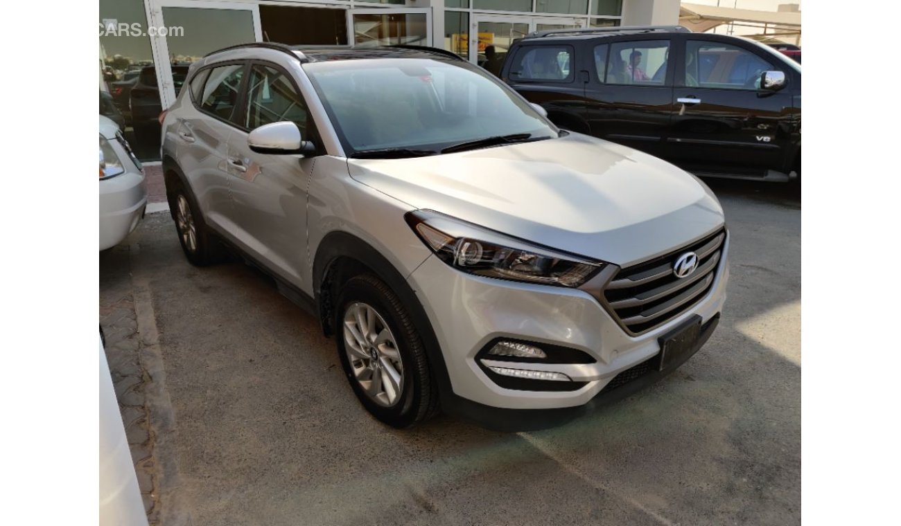 Hyundai Tucson 2016 full options panorama roof GCC specs