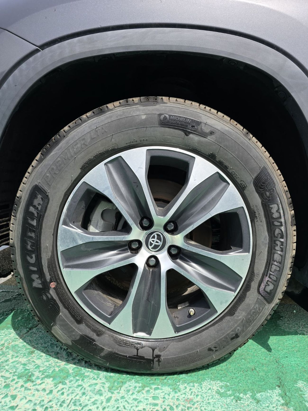 تويوتا هايلاندر 2.4 TURBO AWD 2025