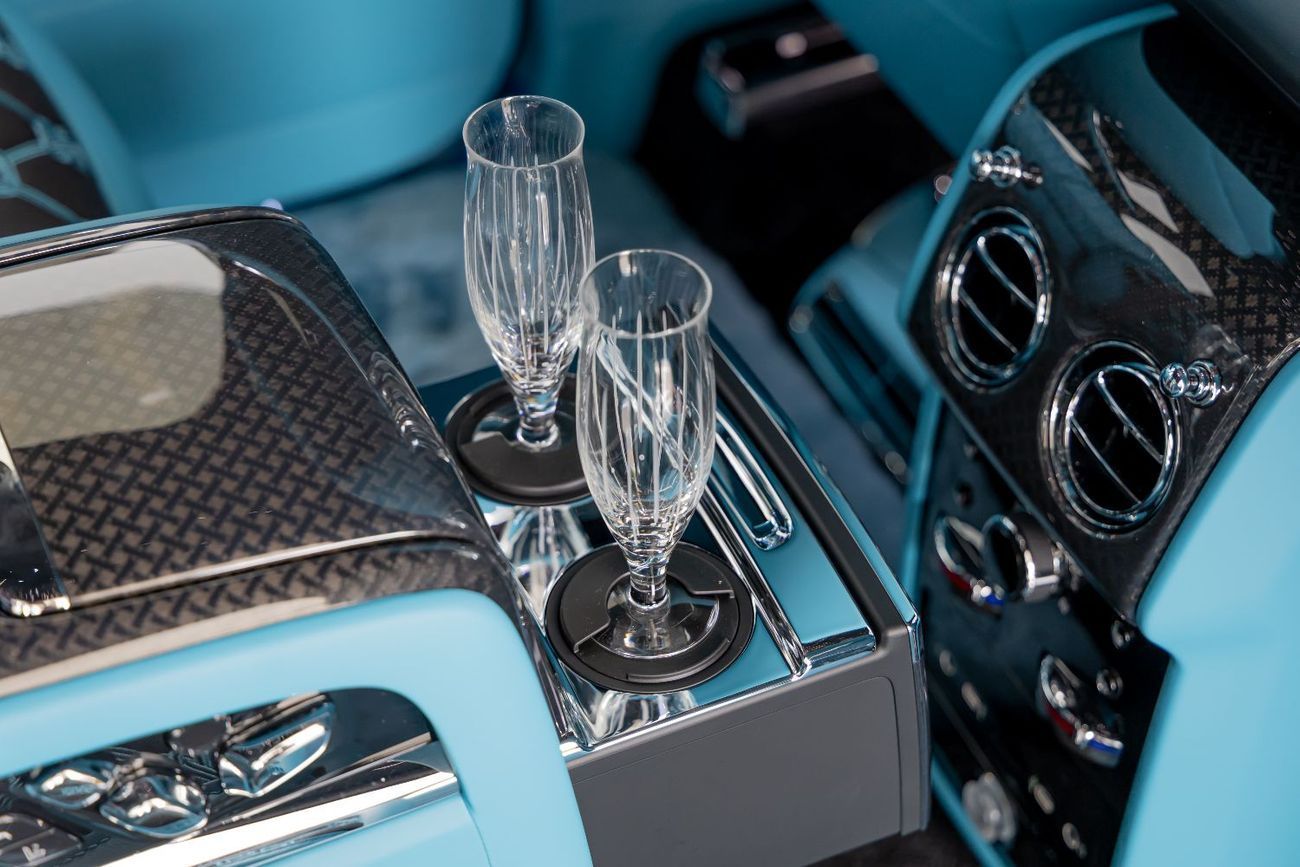 Rolls-Royce Cullinan ROLLS ROYCE CULLINAN | BLACK BADGE | BESPOKE PREMIUM AUDIO  | DUALITY SEATS | European Specs | 2026