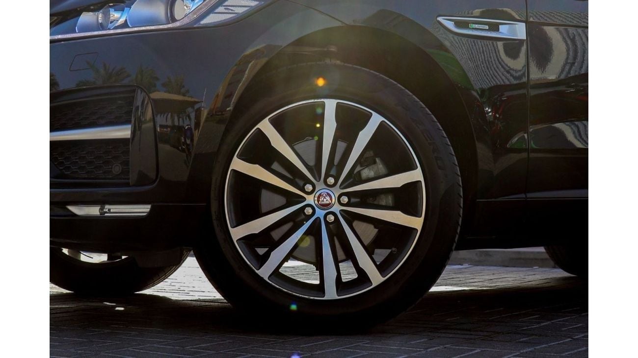 جاكوار F بيس R-سبورت