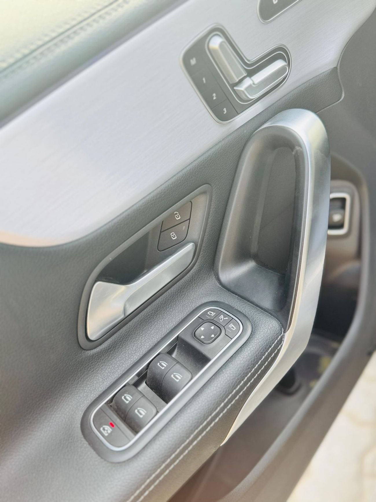 Mercedes Benz CLA250