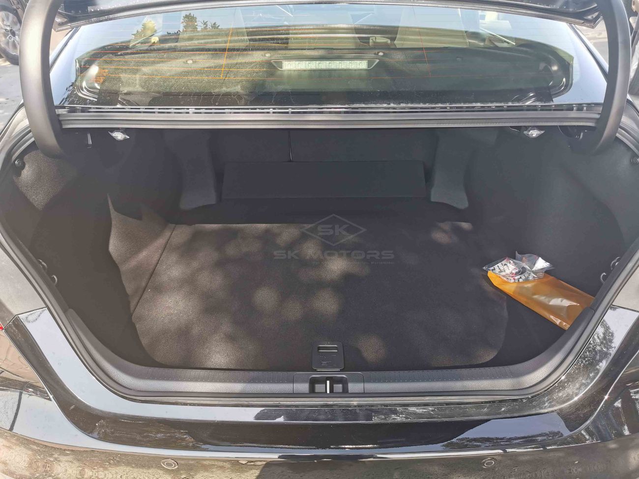 تويوتا كامري 2.5L PETROL, 17" ALLOY RIMS, TRACTION CONTROL, REMOTE KEY (CODE # TCAM04)