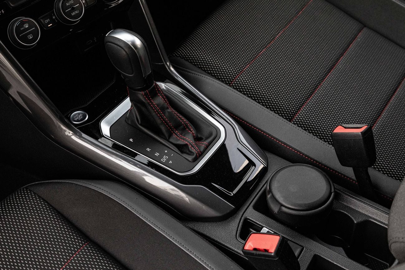 فولكس واجن T ROC T-Roc Sport | 1,117 P.M | 0% Downpayment | UNDER WARRANTY!