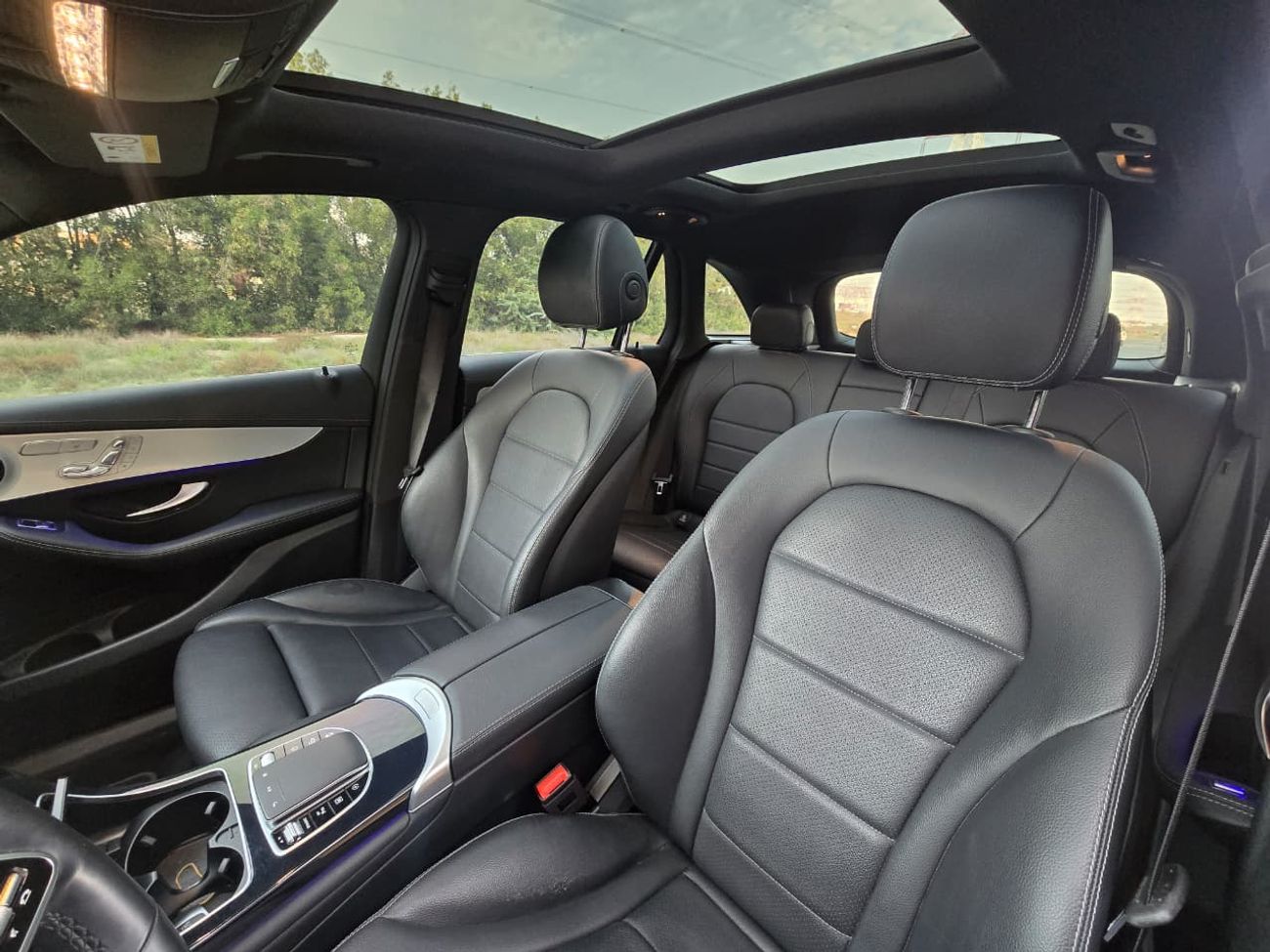 مرسيدس بنز GLC 220 d MERCEDES GLC-220d // KOREAN 2022//ORGINAL PAINT // ACCIDENT FREE //LOW MILEAGE//PERFECT CONDITION