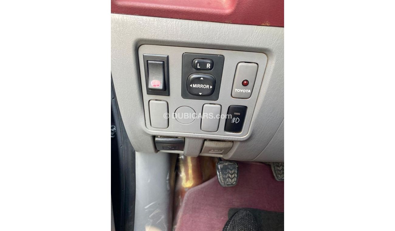 تويوتا هيلوكس تويوتا هايلكس 2007 فورويل استخدام شخصي صبغ وكاله بدون حوادث