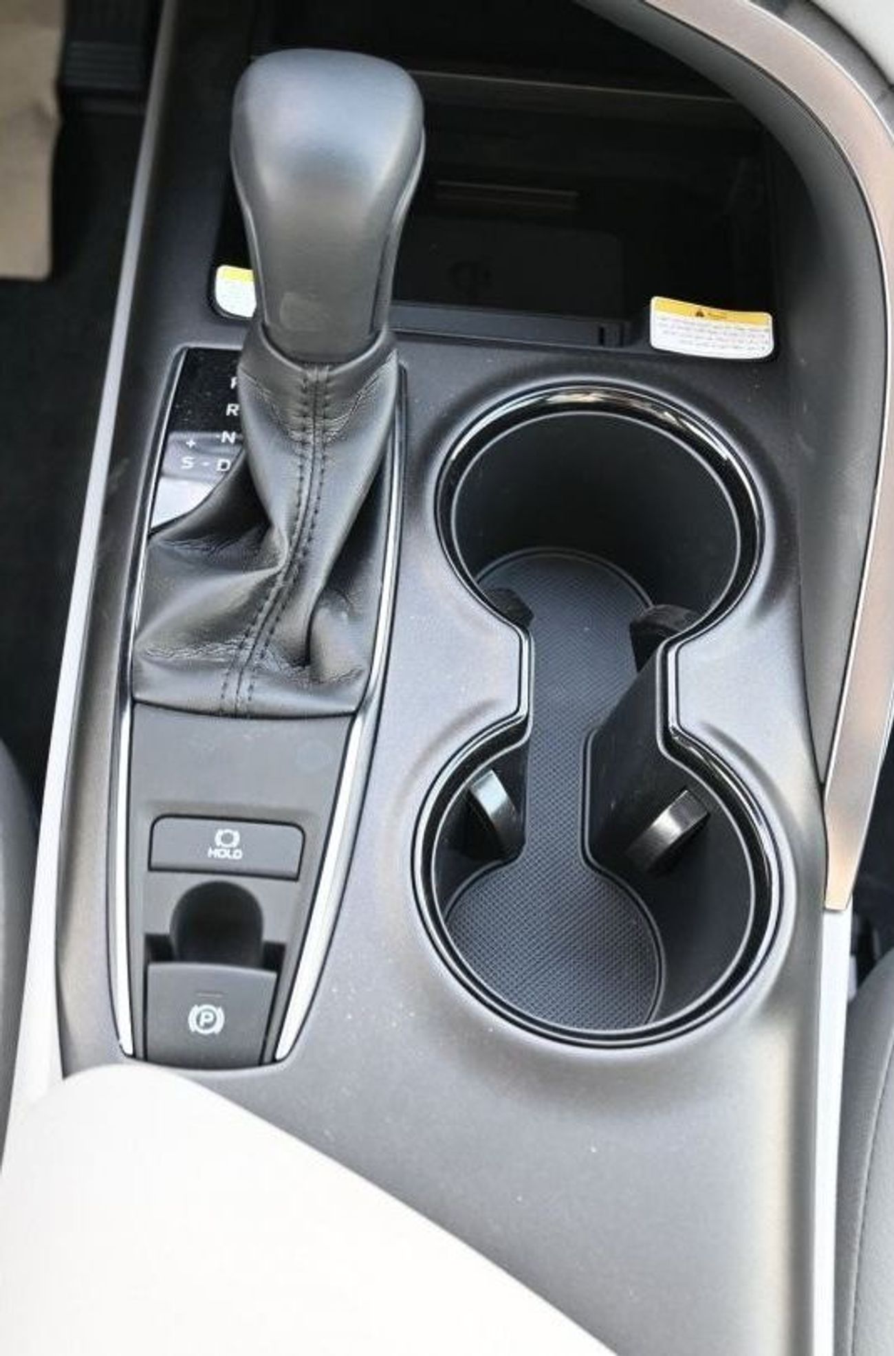 تويوتا كامري تويوتا كامري SE 2.5 لتر بنزين ، سيدان ، دفع أمامي ، 4 أبواب ، مثبت سرعة ، فتحة سقف ، مقاعد كهربائية