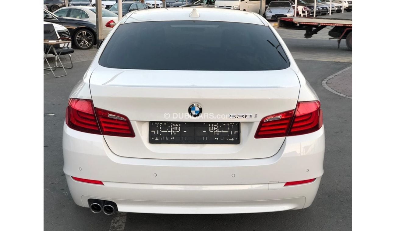 بي أم دبليو 528i موديل 2012 خليجي فل مواصفات كراسي جلد ومثبت سرعه وتحكم كهربي كامل ونظام صوت ممتاز وكاميرا خلفيه ومدخ