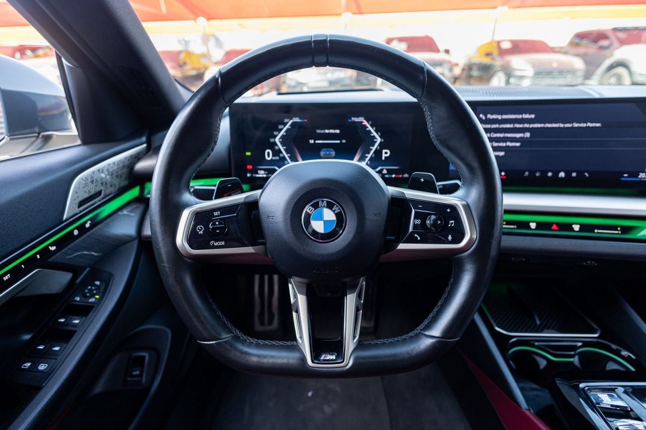 BMW 520i M SPORT 2024 BMW 520i M-Sport GCC | Agency warranty | Service contract