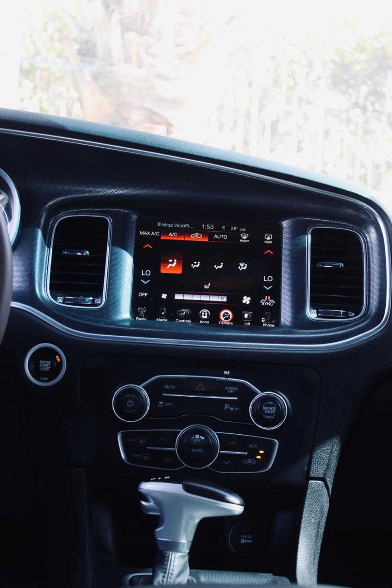 دودج تشارجر Unleash pure muscle with this Dodge Charger 2017, upgraded with an SRT body kit for an aggressive, h