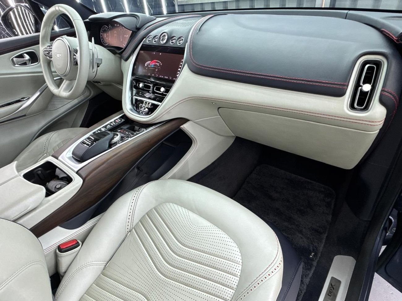 أستون مارتن DBX 2021 Aston Martin DBX 505, Feb 2027 Aston Martin Warranty, Fully Loaded, Very Low Kms, GCC