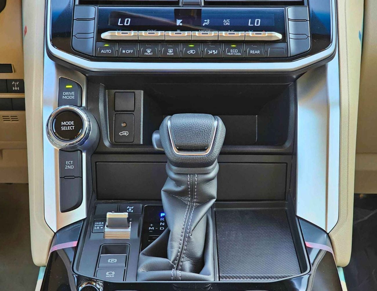 Toyota Land Cruiser GXR 3.5L TWRIN TURBO | BASIC | 3.5L V6 PETROL | PUSH START | DRIVER POWER SEAT | CODE# GXR-G