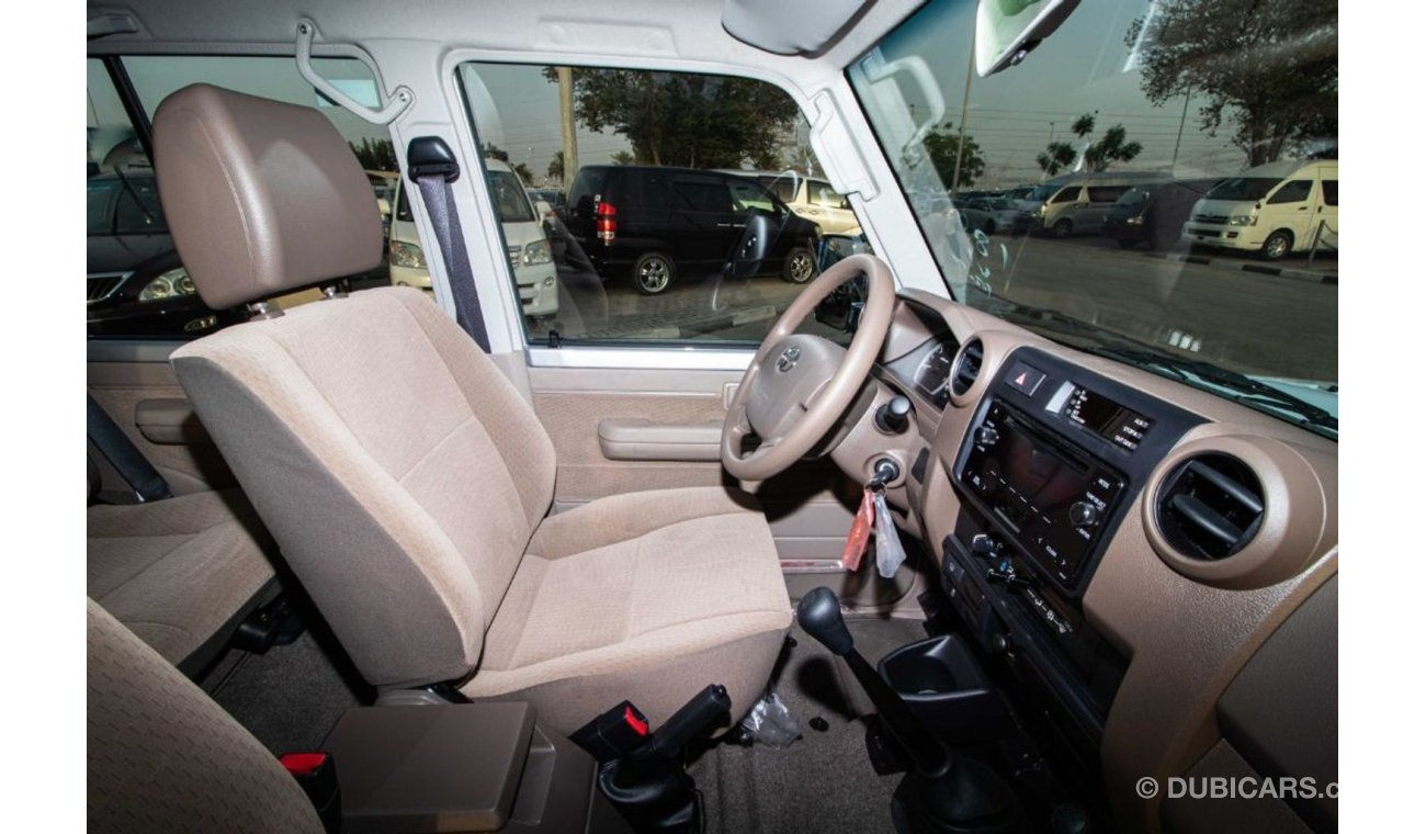 تويوتا لاند كروزر GRJ76 4.0L V6 Petrol with Snorkel, Alloy Wheels, Bluetooth and Front Separate Seats