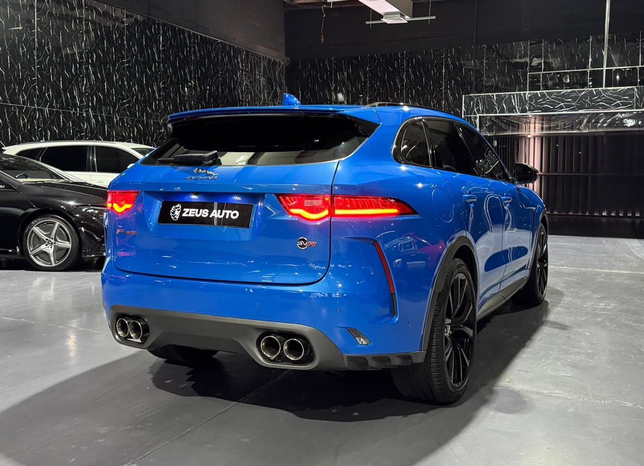 جاكوار F بيس SVR 5.0L