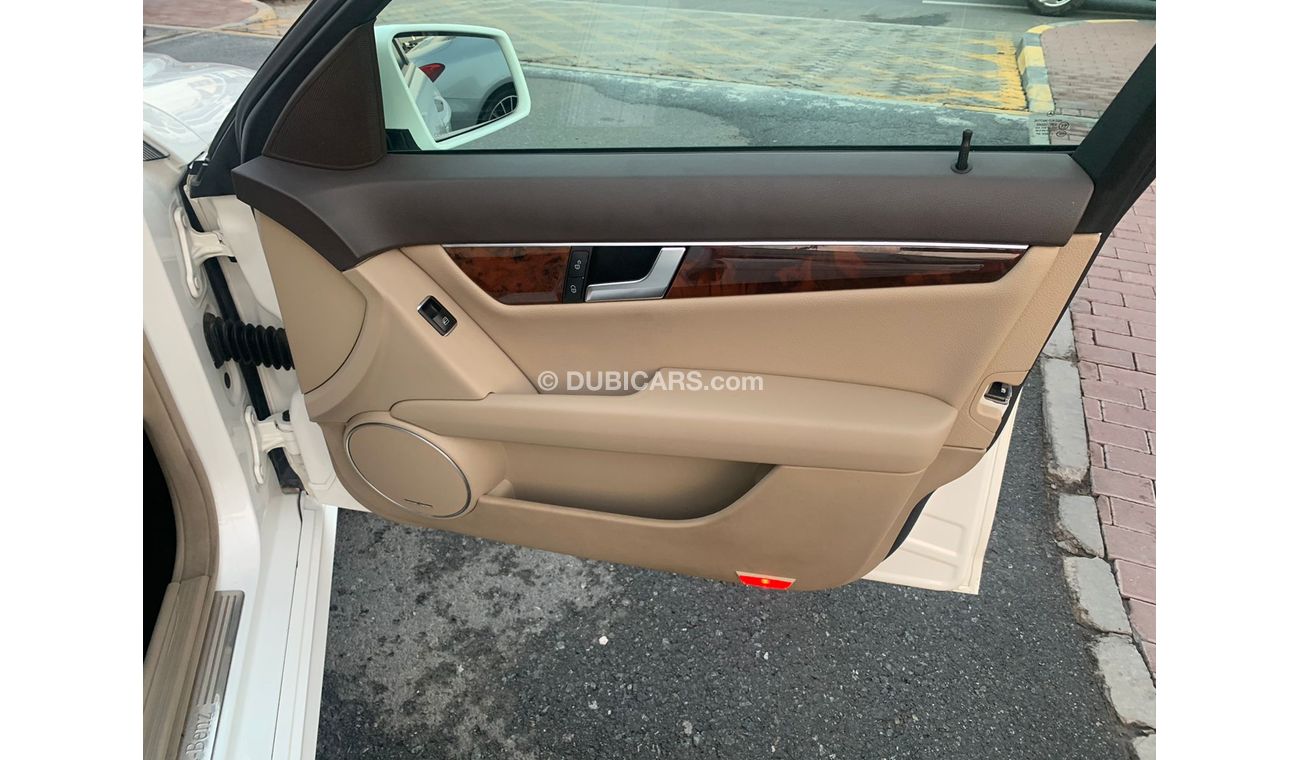 Mercedes-Benz C 300 Mercedes C300_2014_Excellent_Condition _Full option
