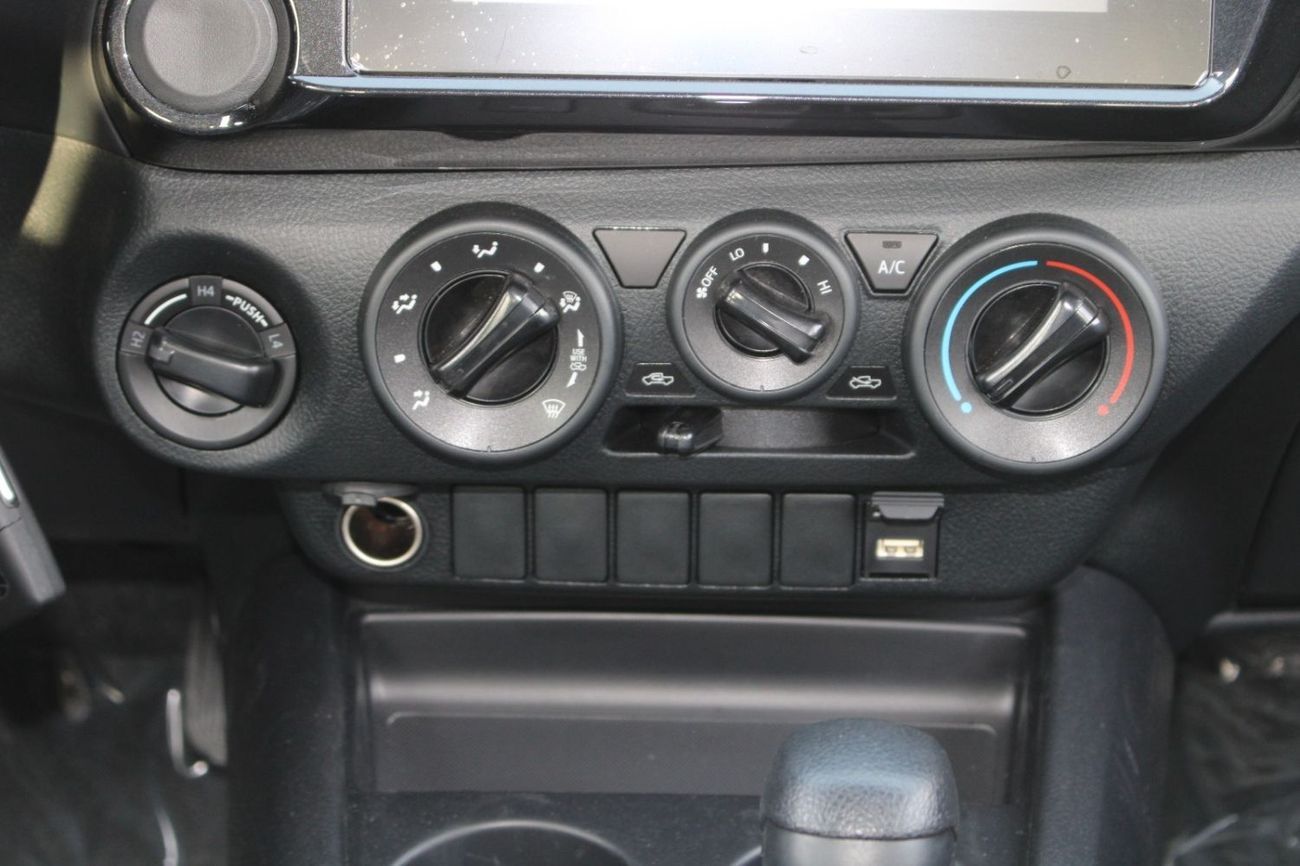 Toyota Hilux Only for Nigeria LHD Double Cabin Utility Pickup 2.7L V4 2TR Petrol engine Automatic Gear 4WD 5 Seat