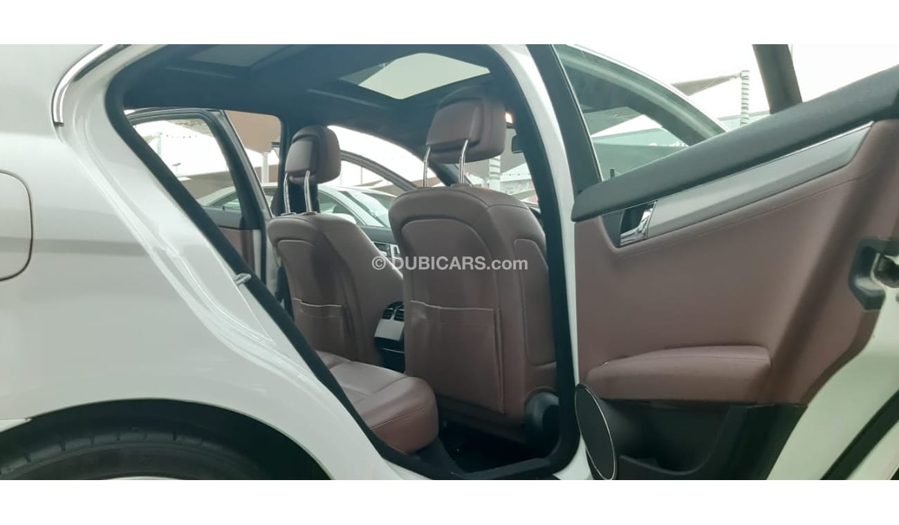 Mercedes Benz C350 Gulf panorama, full option, sensors, back wing, electric chair, white color wheels inside saffron, i