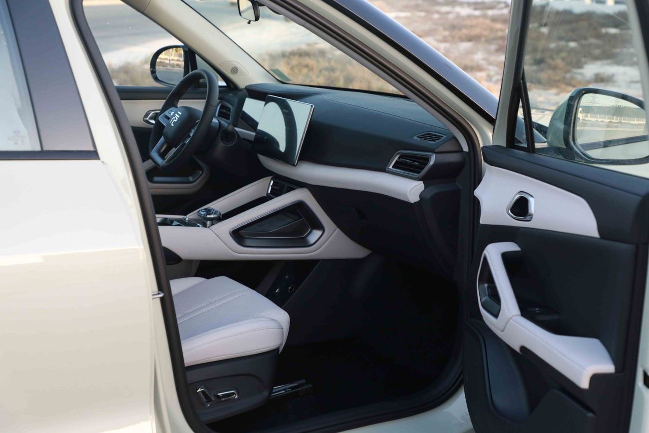 BYD Yuan Up 2024 BYD YUAN UP TRANSCEND - GREEN inside BEIGE | Export Only