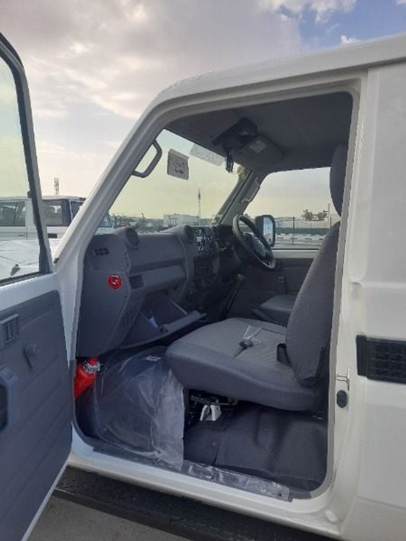 تويوتا لاند كروزر بيك آب Toyota LC79 RHD Single Cabin 4.2L Diesel 2025