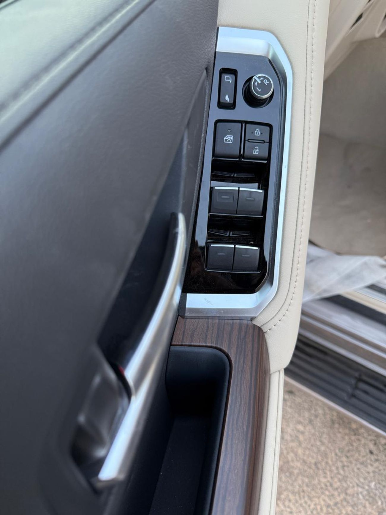 Toyota Land Cruiser GXR 3.5L