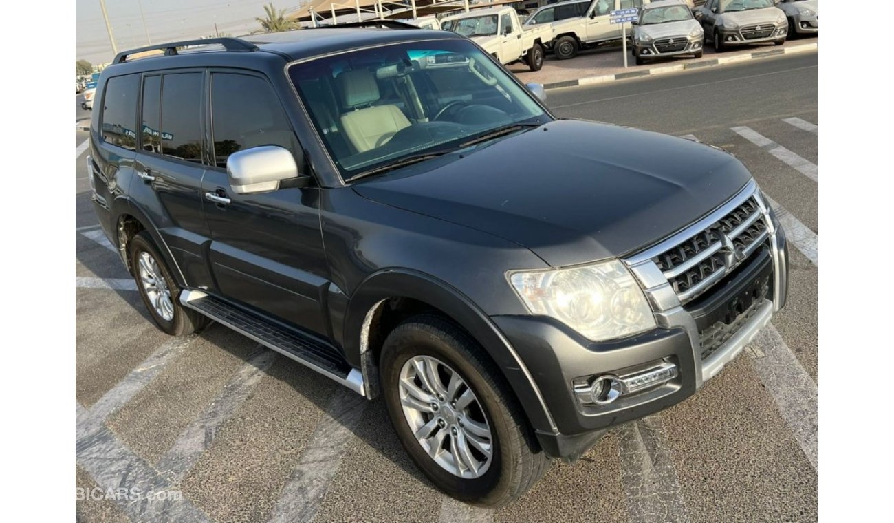 ميتسوبيشي باجيرو 2019 Mitsubishi Pajero GLS 3.8L V6 Sunroof 4X4 Full Option / EXPORT ONLY