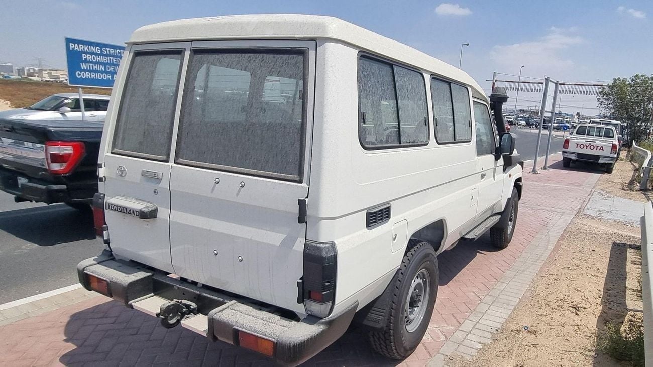 تويوتا لاند كروزر 70 LC 78 HARDTOP 2.8L MT GDJ78 2.8L Diesel AT 2025YM