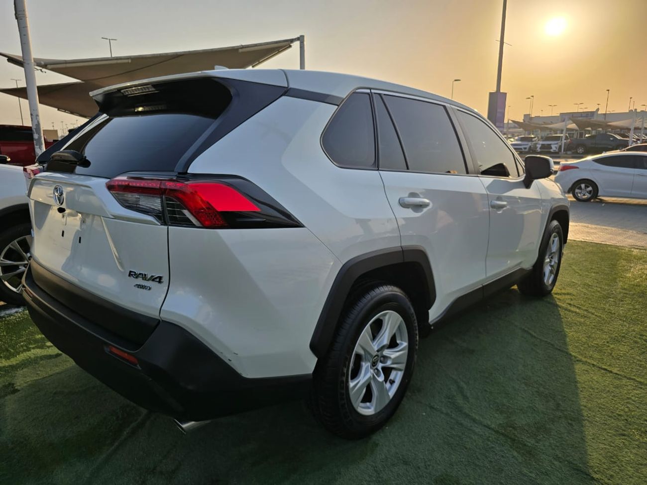 تويوتا راف ٤ EXR 2.5L (203 HP) 4WD TOYOTA RAV4 2020 4X4 GCC 4 CYLINDER ENGINE 2.5L clean car without accident wit