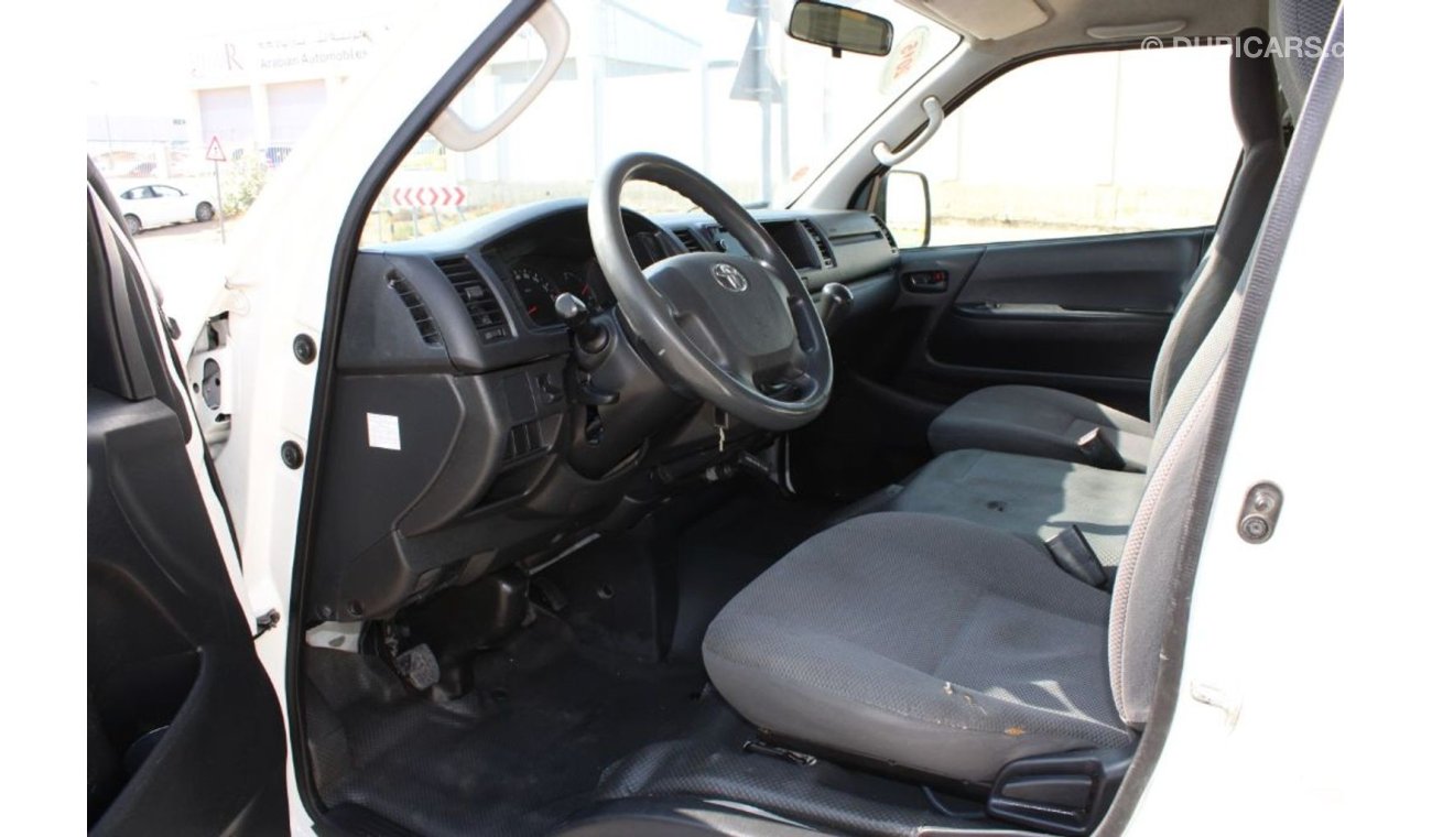 Toyota Hiace MID ROOF