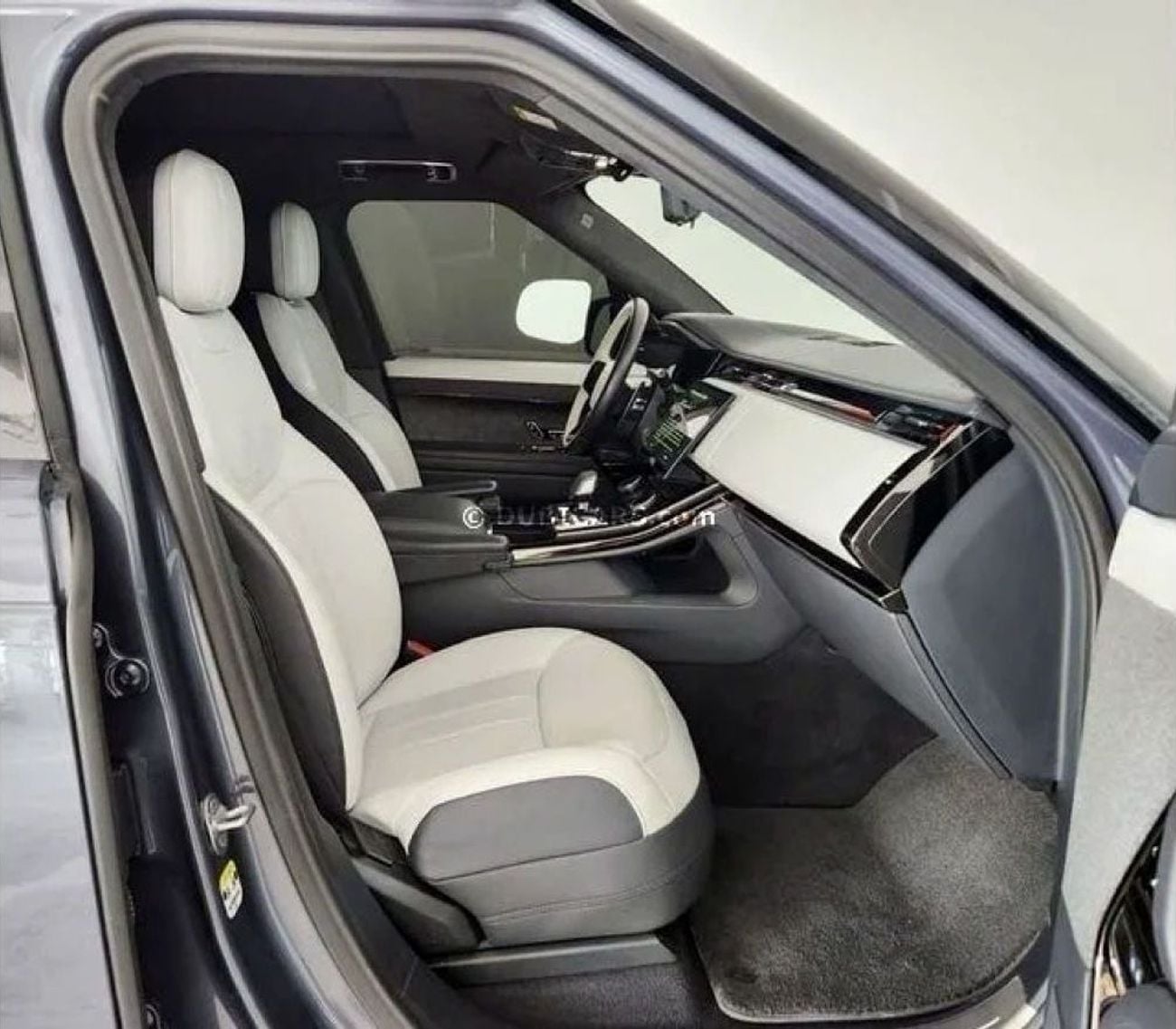 Land Rover Range Rover Sport AUTOBIOGRAPHY P400 FIRST EDITION V8 4.4L-8CYL FULLY AGENCY MAINTAINED UNDER WARRANTY . AL TAYER MOTORS