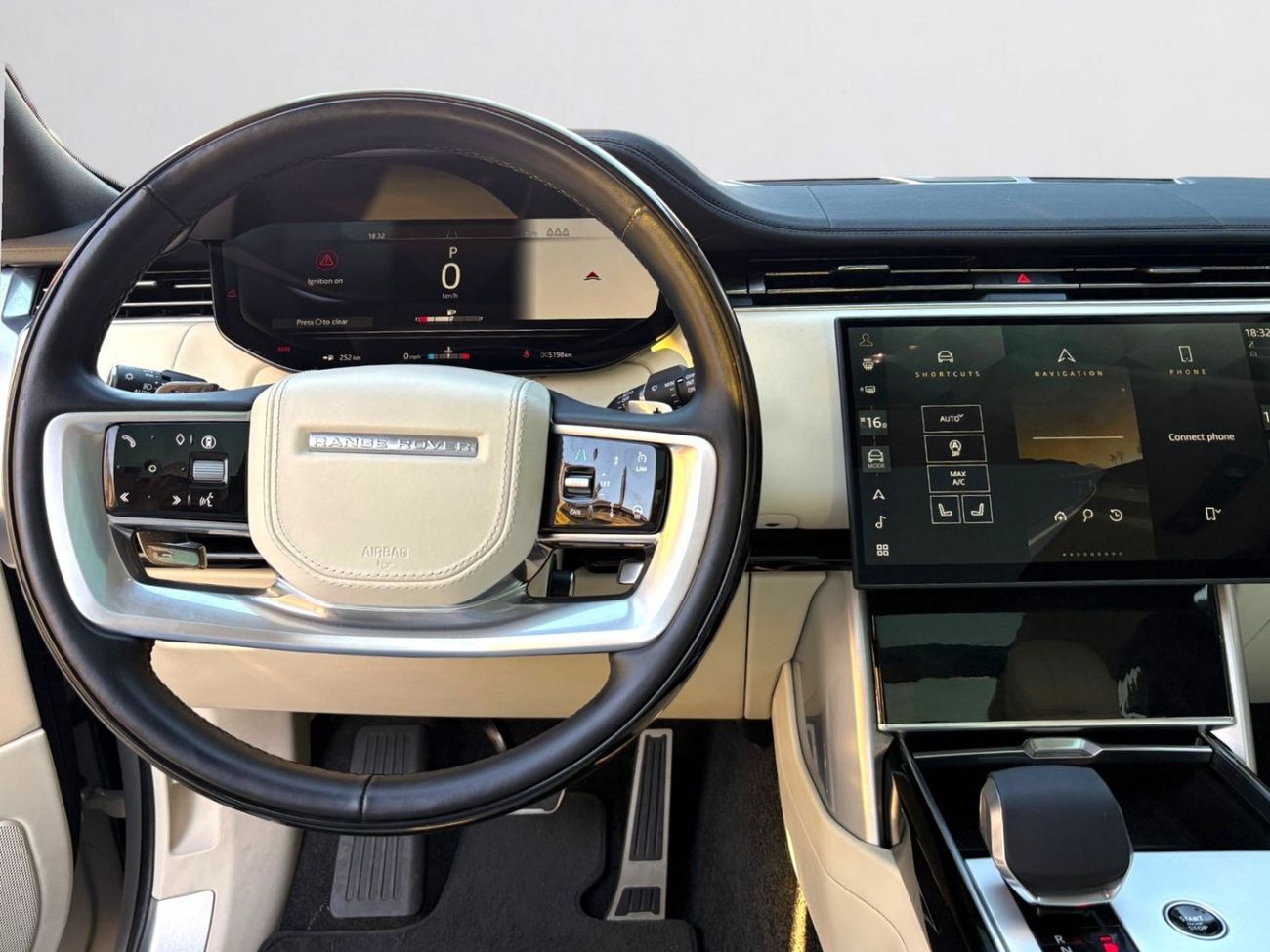 Land Rover Range Rover HSE P530 AED 8,400 P.M | 0% DOWN PAYMENT | RANGE ROVER VOGUE SE P530 | 4.4L TWIN-TURBO V8 – 523 HP |