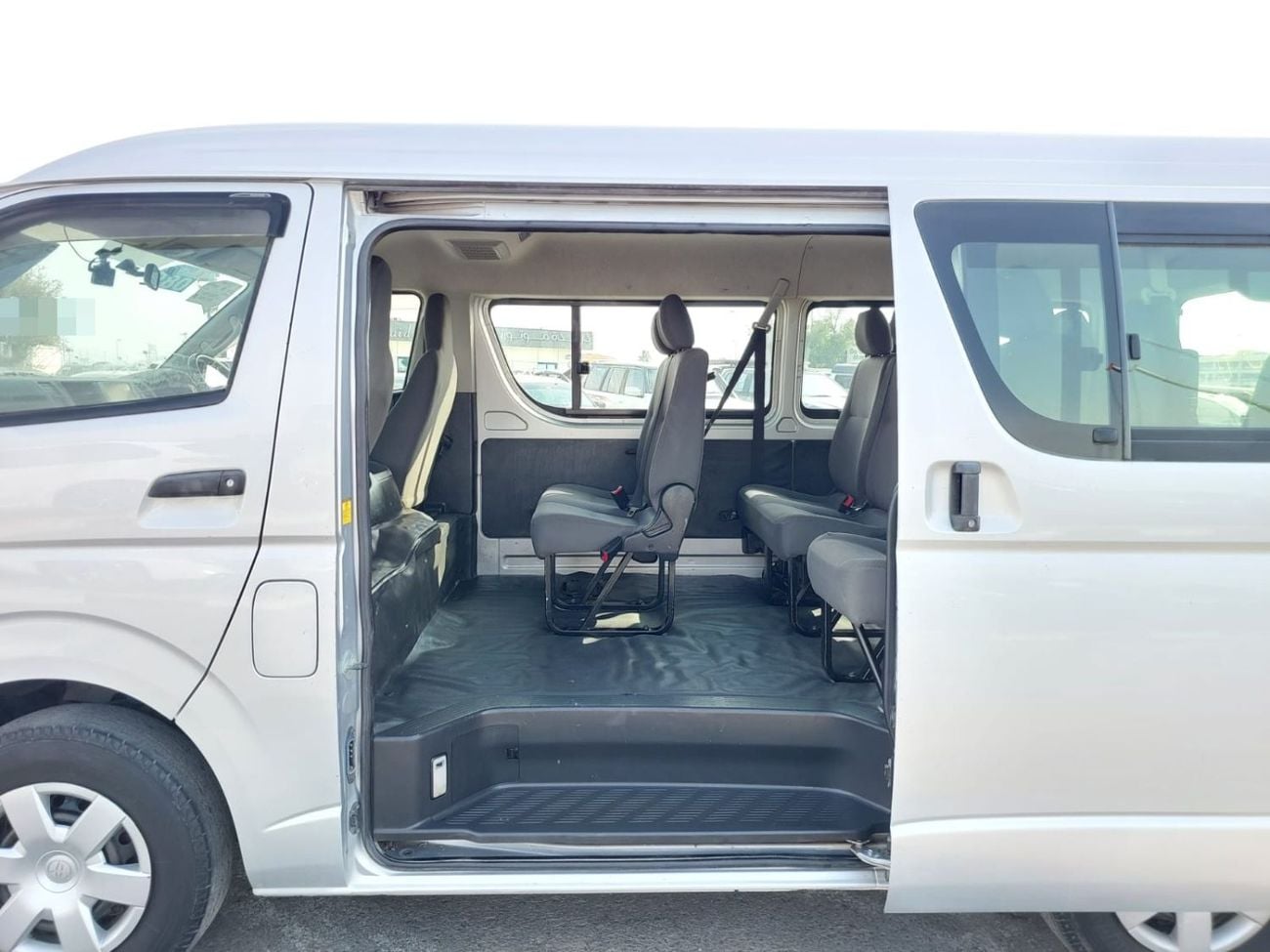 Toyota Hiace TOYOTA HIACE COMMUTER VAN RHD 2012 MODEL 2.7 L PETROL AUTOMATIC(PM15298)