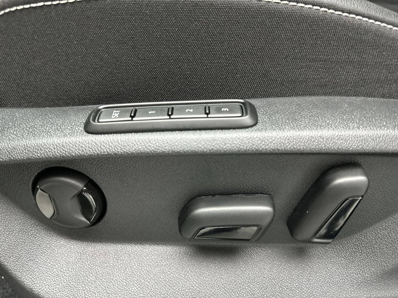 Volkswagen Teramont Comfortline 3.6L (Ref#37211) / 39,100 AED SAVINGS from New Car