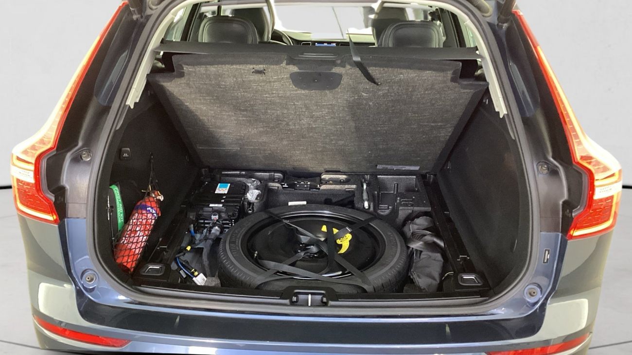 فولفو XC 60 B5 CORE AT | شامل الضمان | 0 ﺪﻔﻋﺓ ﺃﻮﻟﻯ