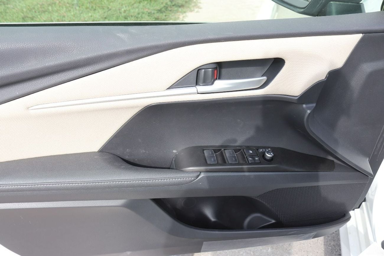 Toyota Camry 2.5LE, KEYLESS ENTRY,PUSH START, PANORAMIC ROOF, ALLOY WHEELS, MODEL 2026