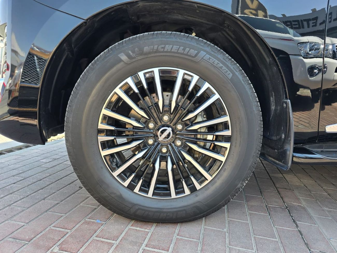 نيسان باترول LE Platinum 5.6L