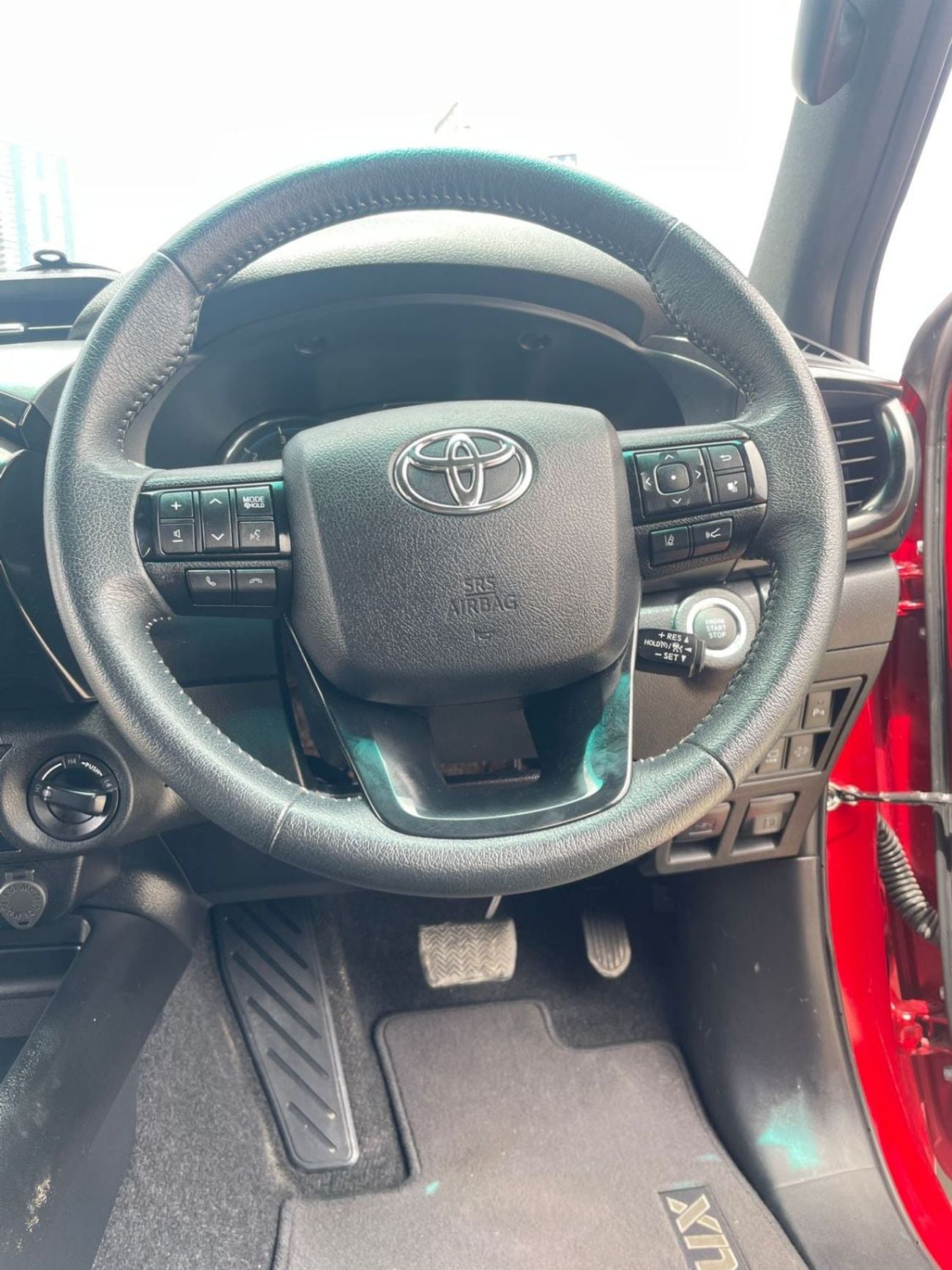 Toyota Hilux diesel engine ,2.8 liter ,Automatic gear ,year model 2024 ,right hand drive ,only for export availab