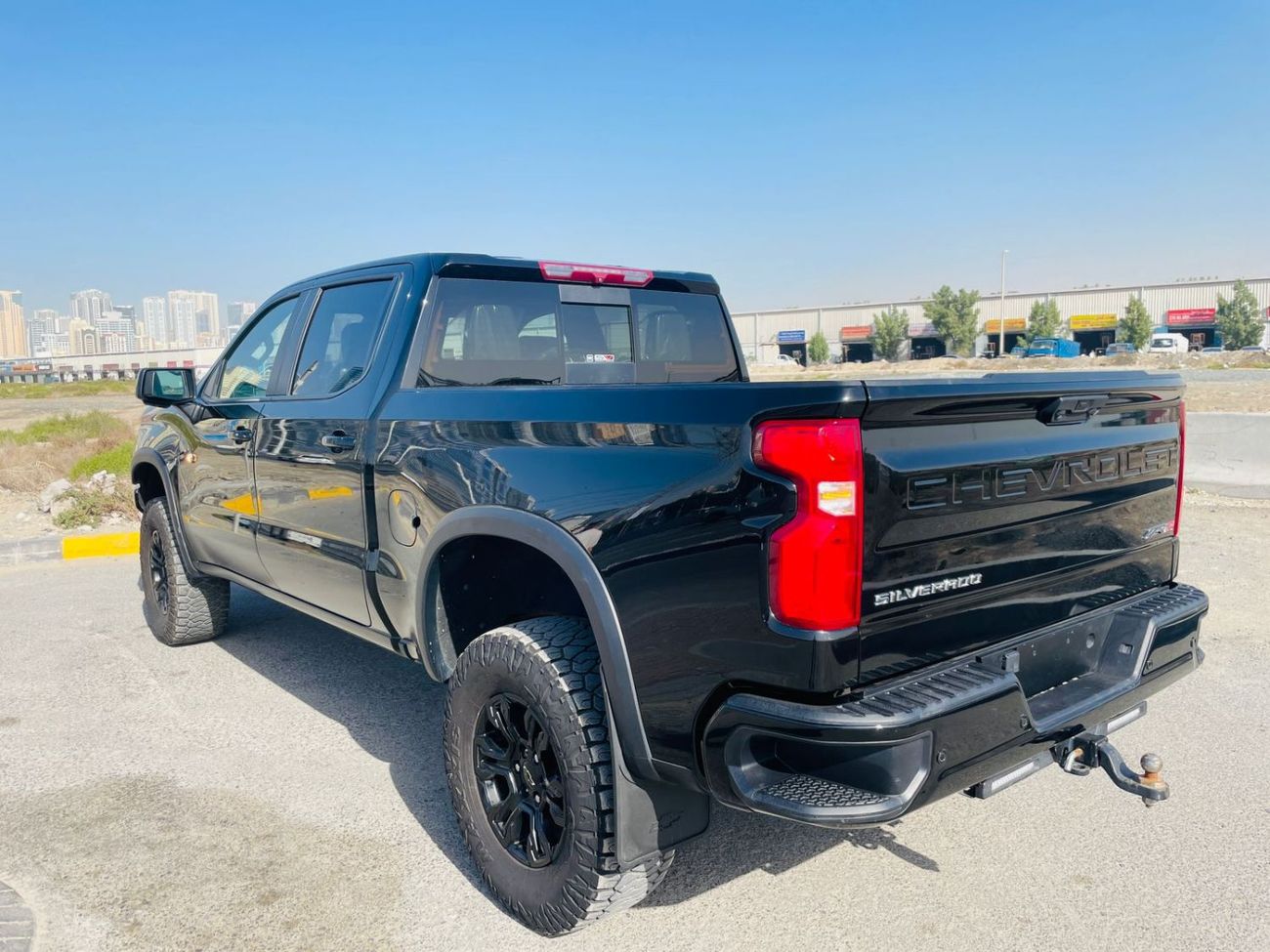 Chevrolet Silverado ZR2 Dual Cabin Pickup RHD 4WD 6.2L Eco tec3 V8 Petrol Engine Automatic 5 Seats 4 Doors