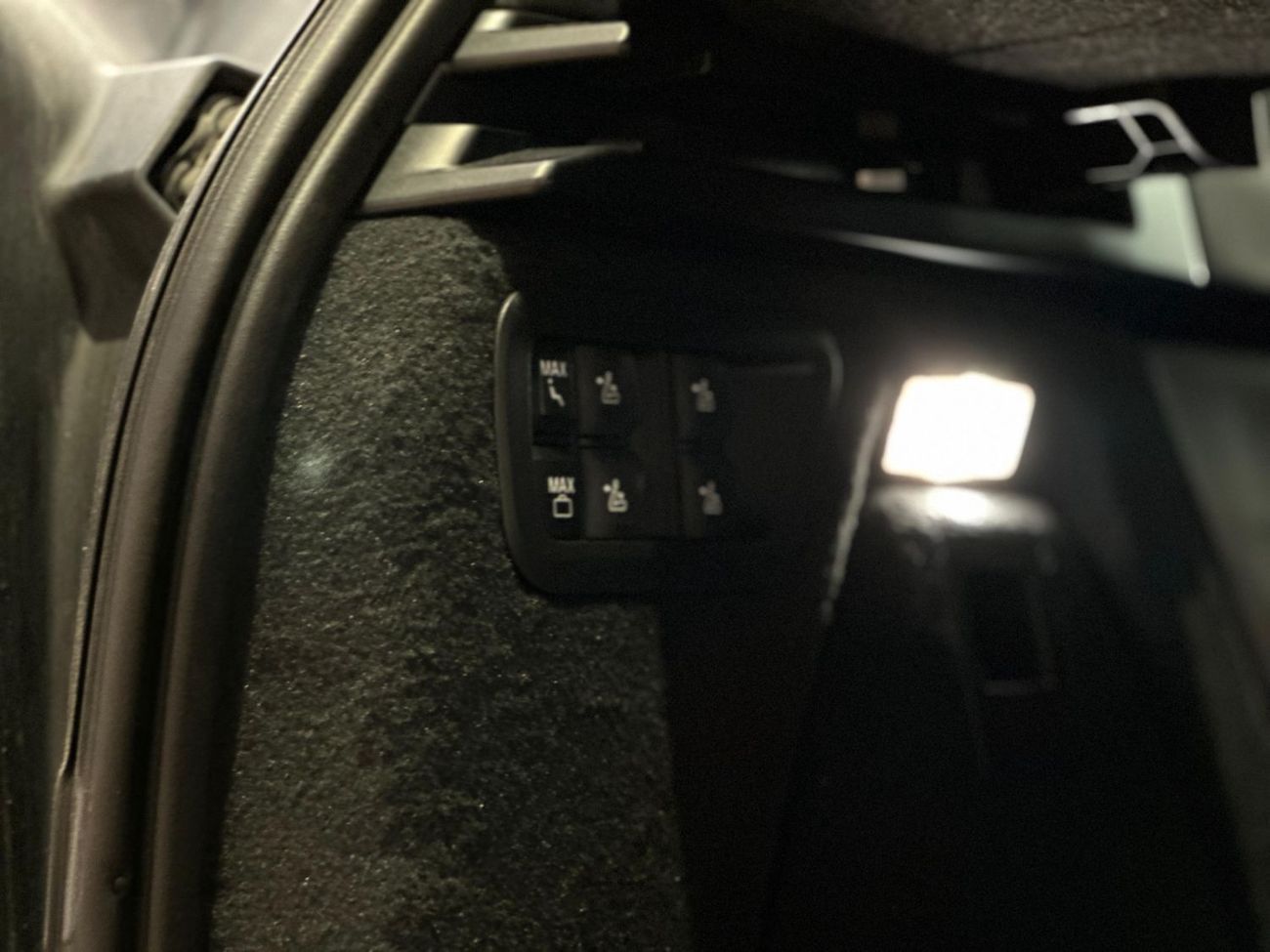 بي أم دبليو X7 xDriveM60i (6 Seats)