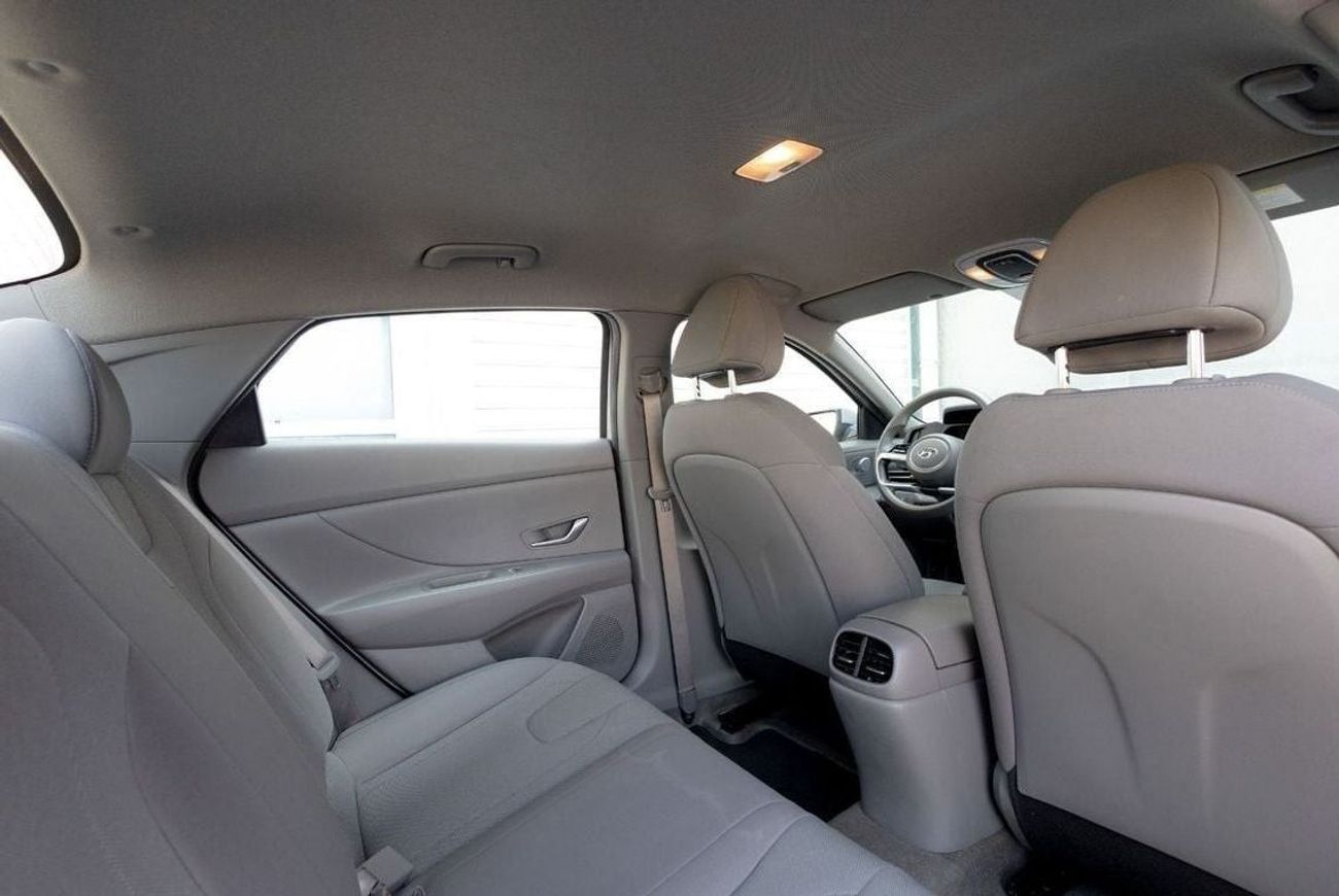 Hyundai Elantra Smart 1.6L Hyundai Elantra 2023 GCC under Agency Warranty with Flexible Down-Payment.