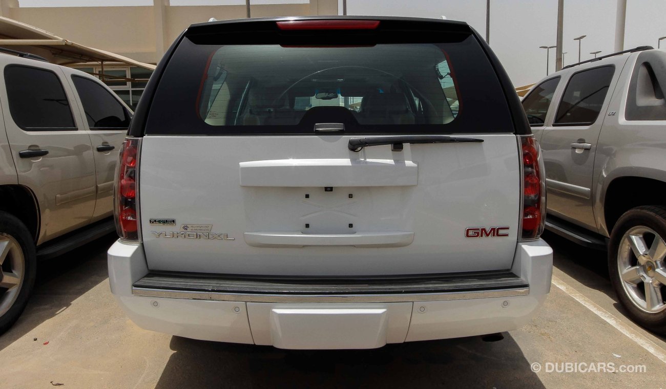 GMC Yukon Denali XL