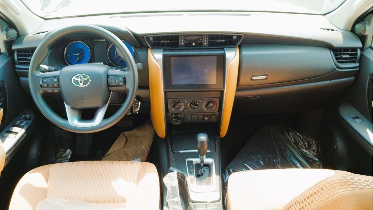Toyota Fortuner Toyota Fortuner 2.4L Diesel GCC MID 2024YM