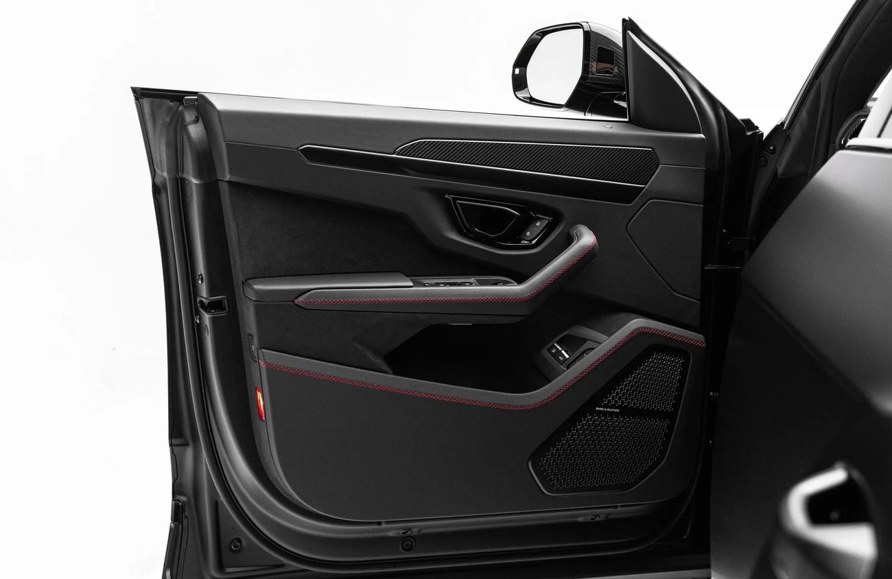 لامبورغيني اوروس 4.0L V8 Twin-Turbocharged Engine + eMotor