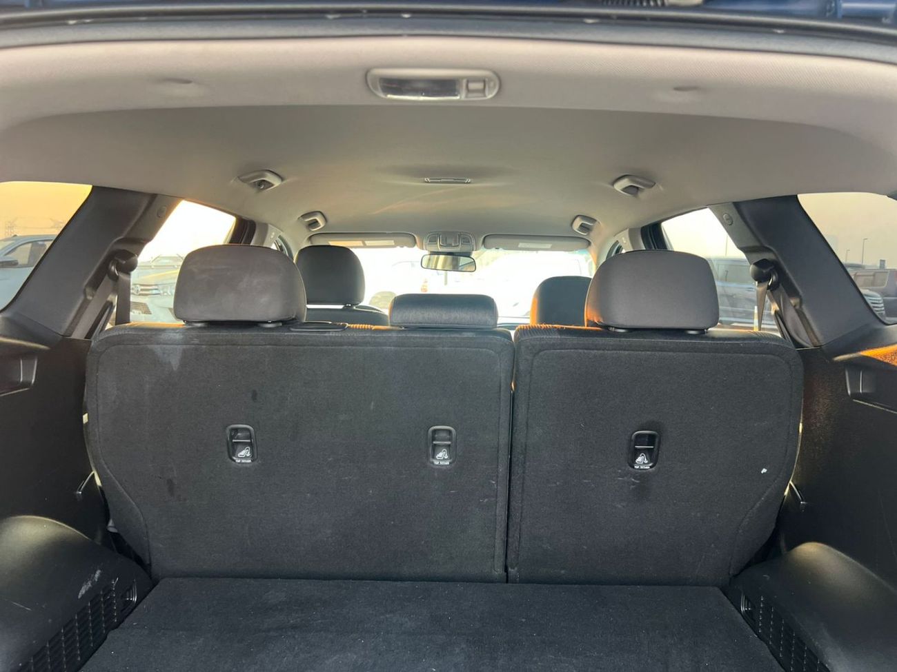 Hyundai Santa Fe 2019 Hyundai Santafe MiOption  2.0L V4 - Apple / Android Play -  AWD 4x4 - 89000 Mileage