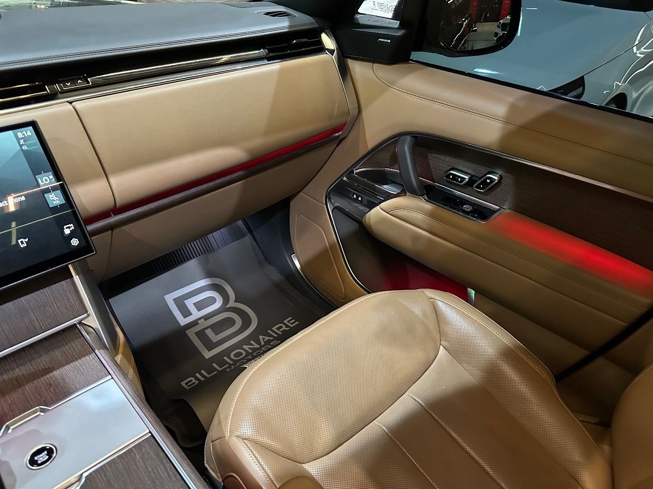 Land Rover Range Rover SE P360 3.0L RANGE ROVER VOUGE SE | 2025 | GCC UNDER WARRANTY & CONTRACT SERVICE FREE ( ALTAYER ) | 