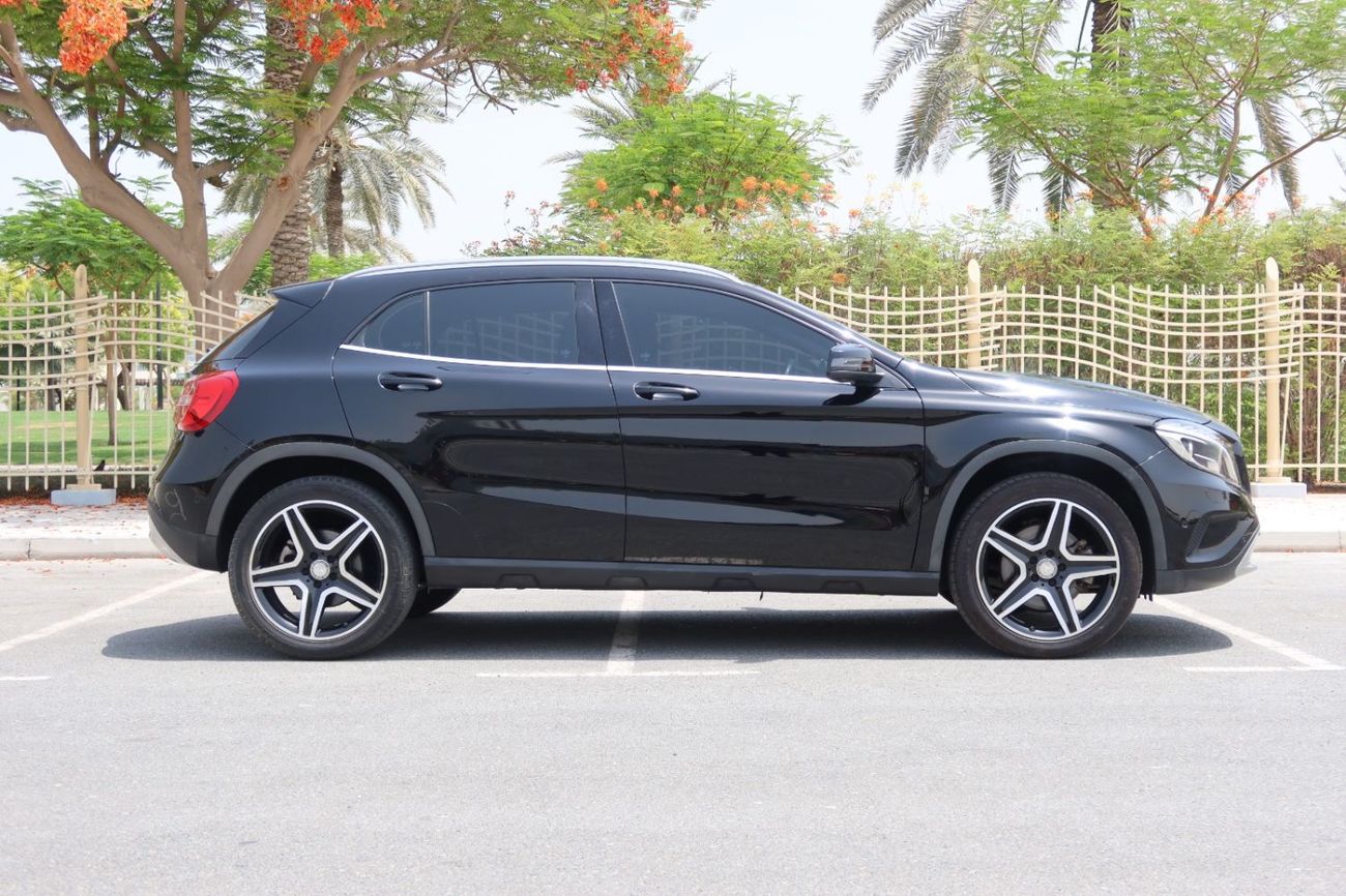 مرسيدس بنز GLA 250 Std 2.0L (211 HP)