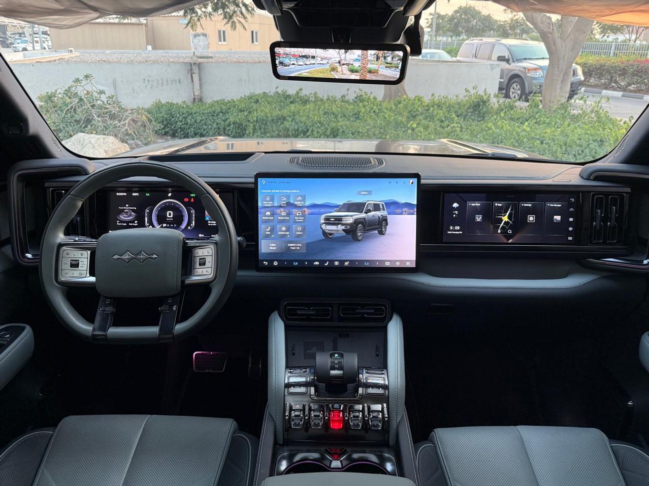 BYD Leopard 5 Leopard 5, 2025 model, 2 differential locks, three screens, refrigerator with heater, five-year EVS 