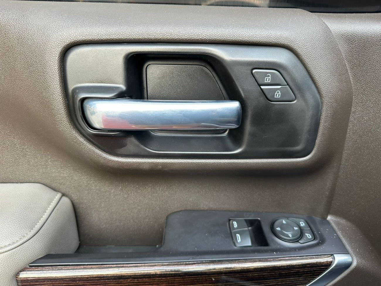 GMC Sierra 2.7T SLE Crew Cab (FWD)