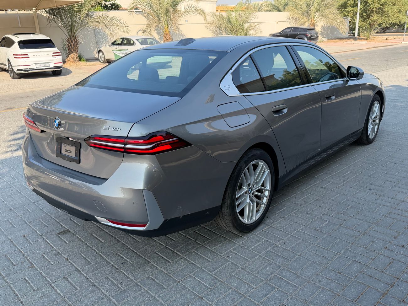 بي أم دبليو 530i Xdrive 530i