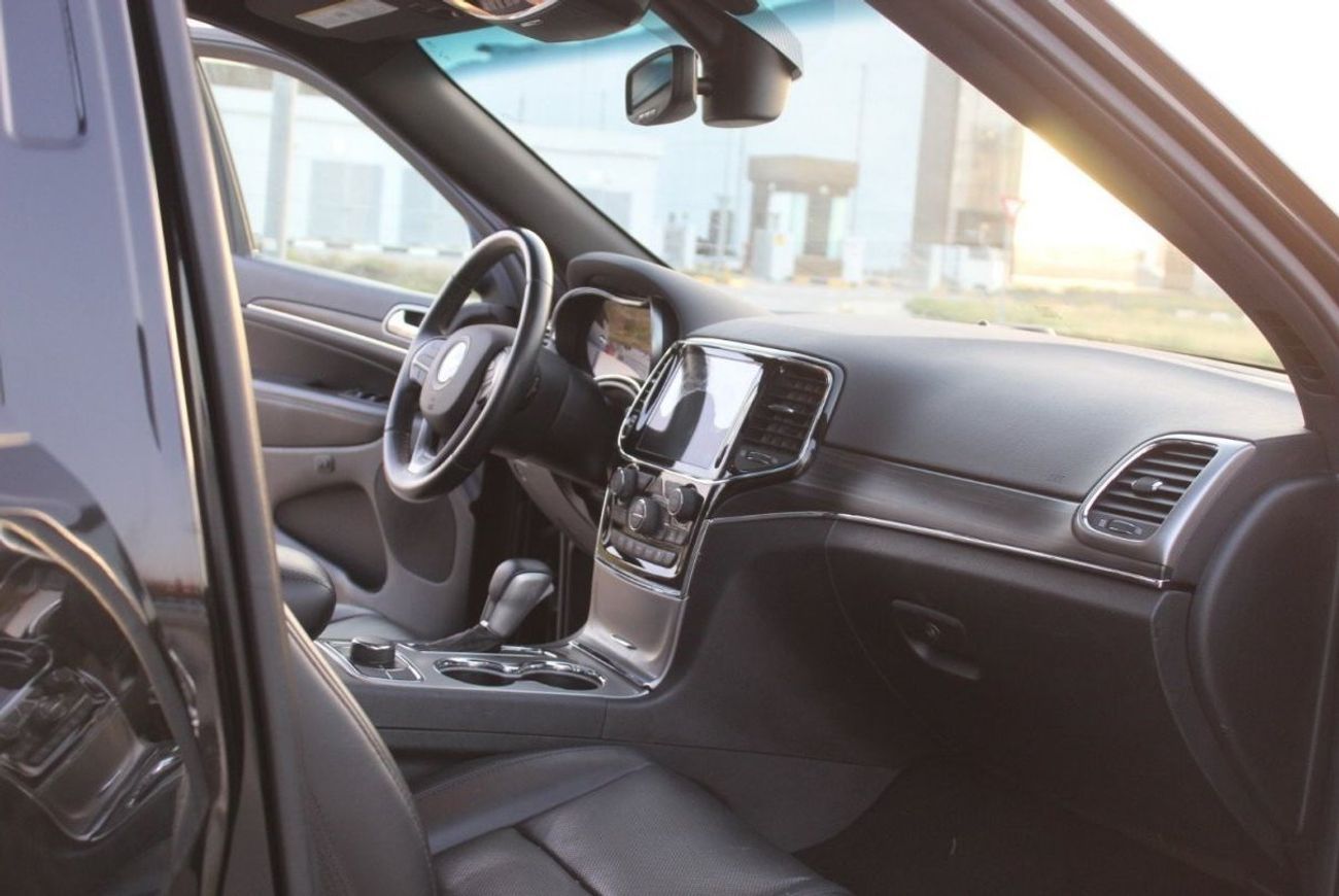 جيب جراند شيروكي ليميتيد غراند شيروكي2017