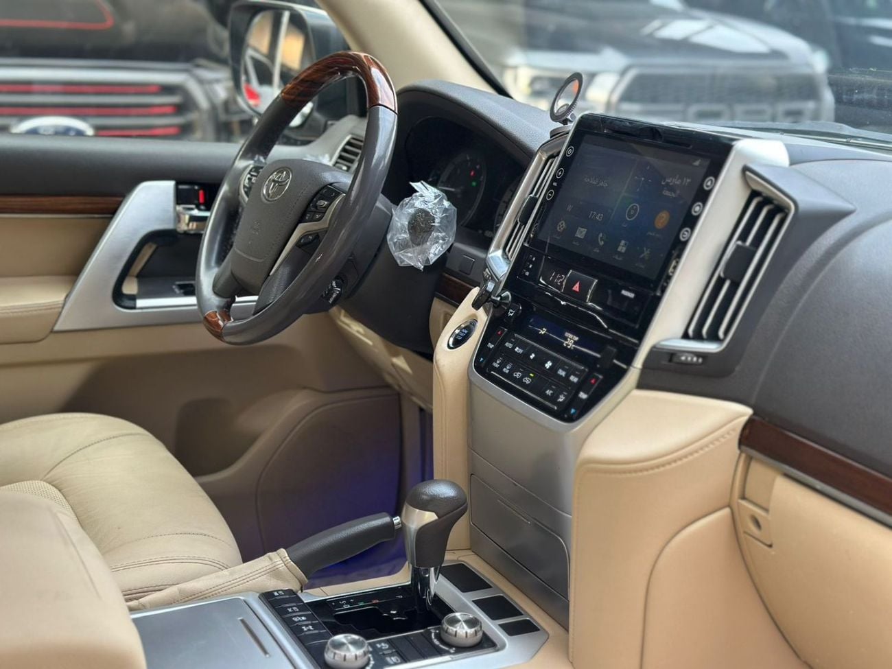 Toyota Land Cruiser VXR 4.6L 4WD